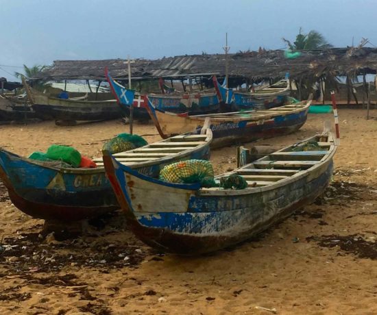 Pirogue plage Lahou-Plage